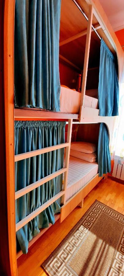 Hostel Kayut - Compania Кабаровск Екстериор снимка