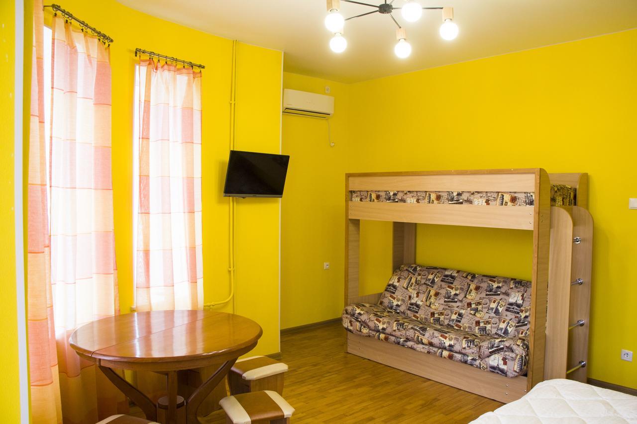 Hostel Kayut - Compania Кабаровск Екстериор снимка